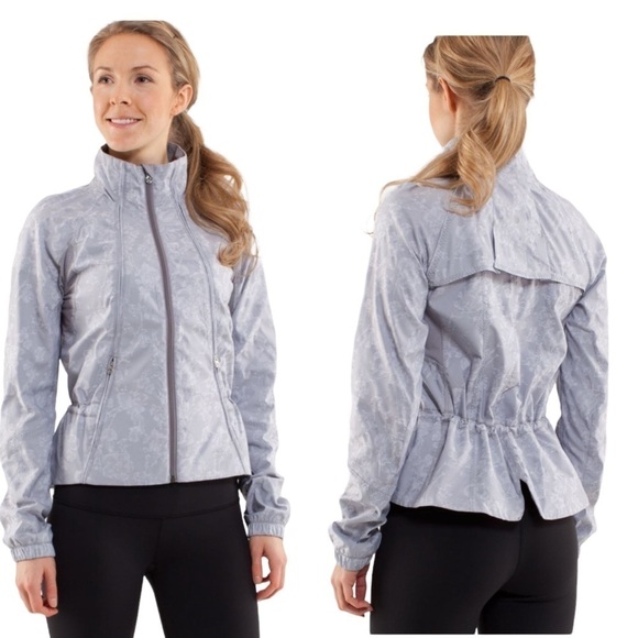 Lululemon RARE Travel to Track Gray Zip Up Jacket Size 6 - Picture 1 of 9